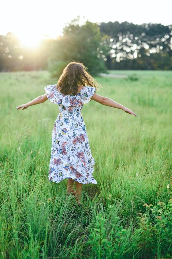 Comment porter une robe longue en toutes occasions