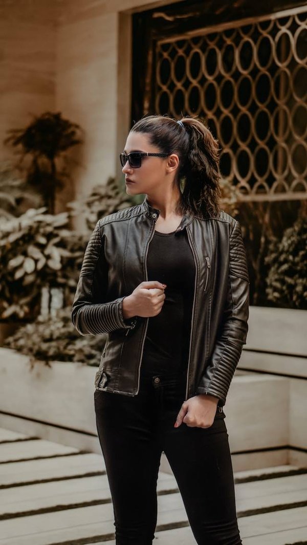Comment choisir une veste en cuir pour un style rock et tendance